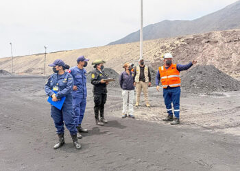 INVESTIGAN CONTAMINACIÓN EN PUERTO DE CHIMBOTE